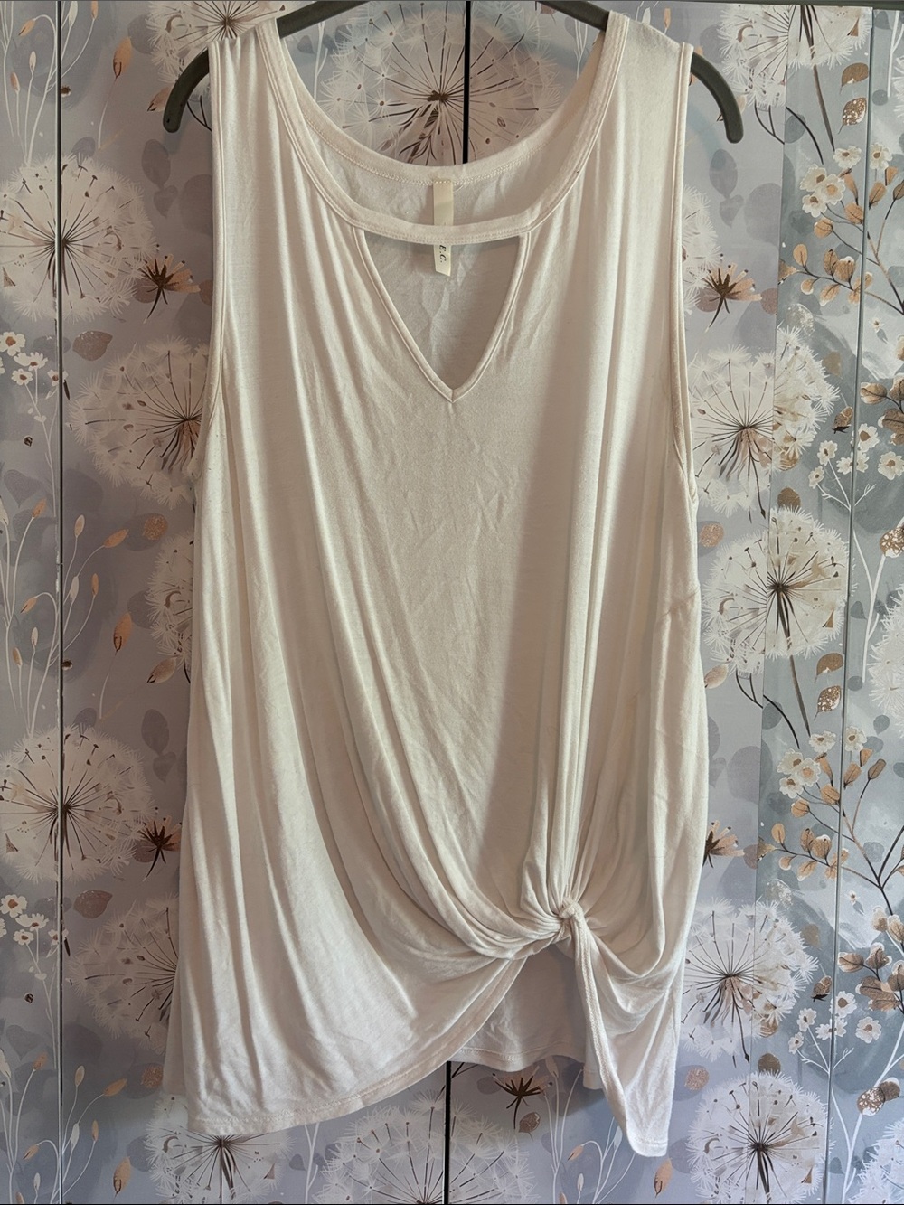 Knot-Front Cream V-Neck Sleeveless Tank Top